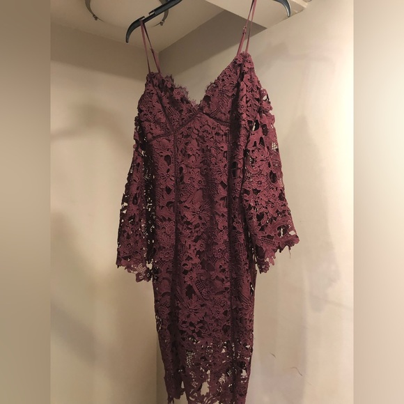 Astr Dresses & Skirts - ASTR maroony purple lace cold shoulder sleeveless dress 
- size xs